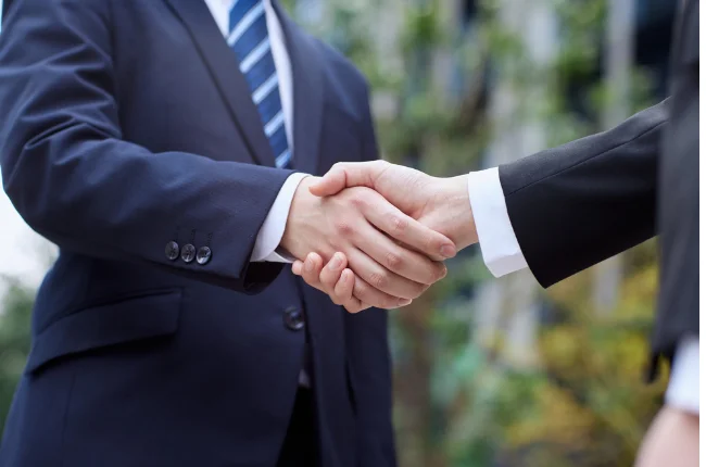 Inversión de Nomura en Plata Card ¿Qué significa para ti?